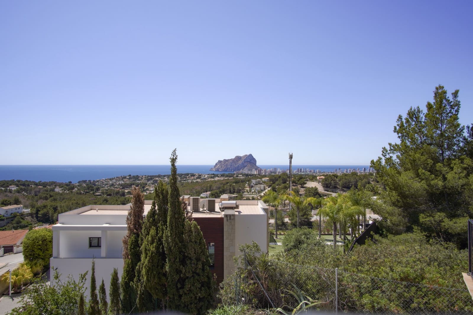 Villa for sale in Benissa - € 745,000 (Ref: 9006005)