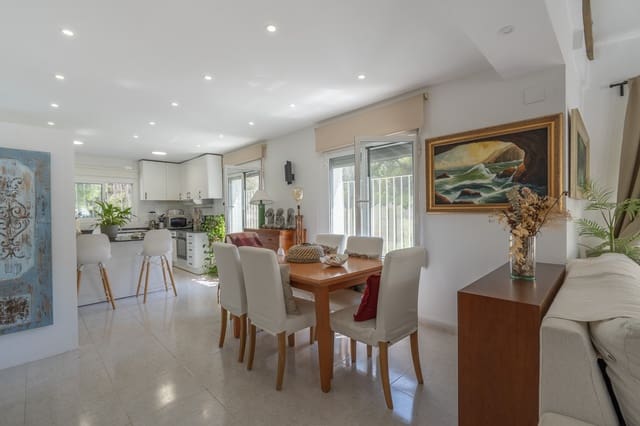 4 bedroom Villa for sale in Benissa with pool - € 620,000 (Ref: 9104596)