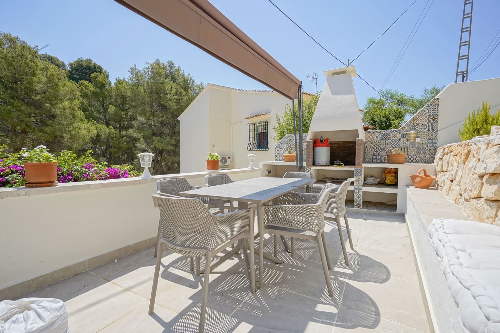 4 bedroom Villa for sale in Benissa with pool - € 620,000 (Ref: 9104596)