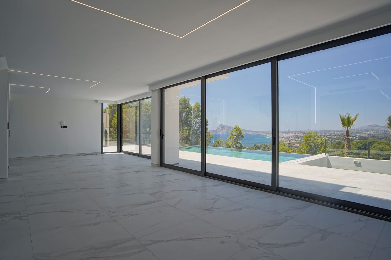 5 bedroom Villa for sale in Altea with pool - € 2,500,000 (Ref: 9142294)