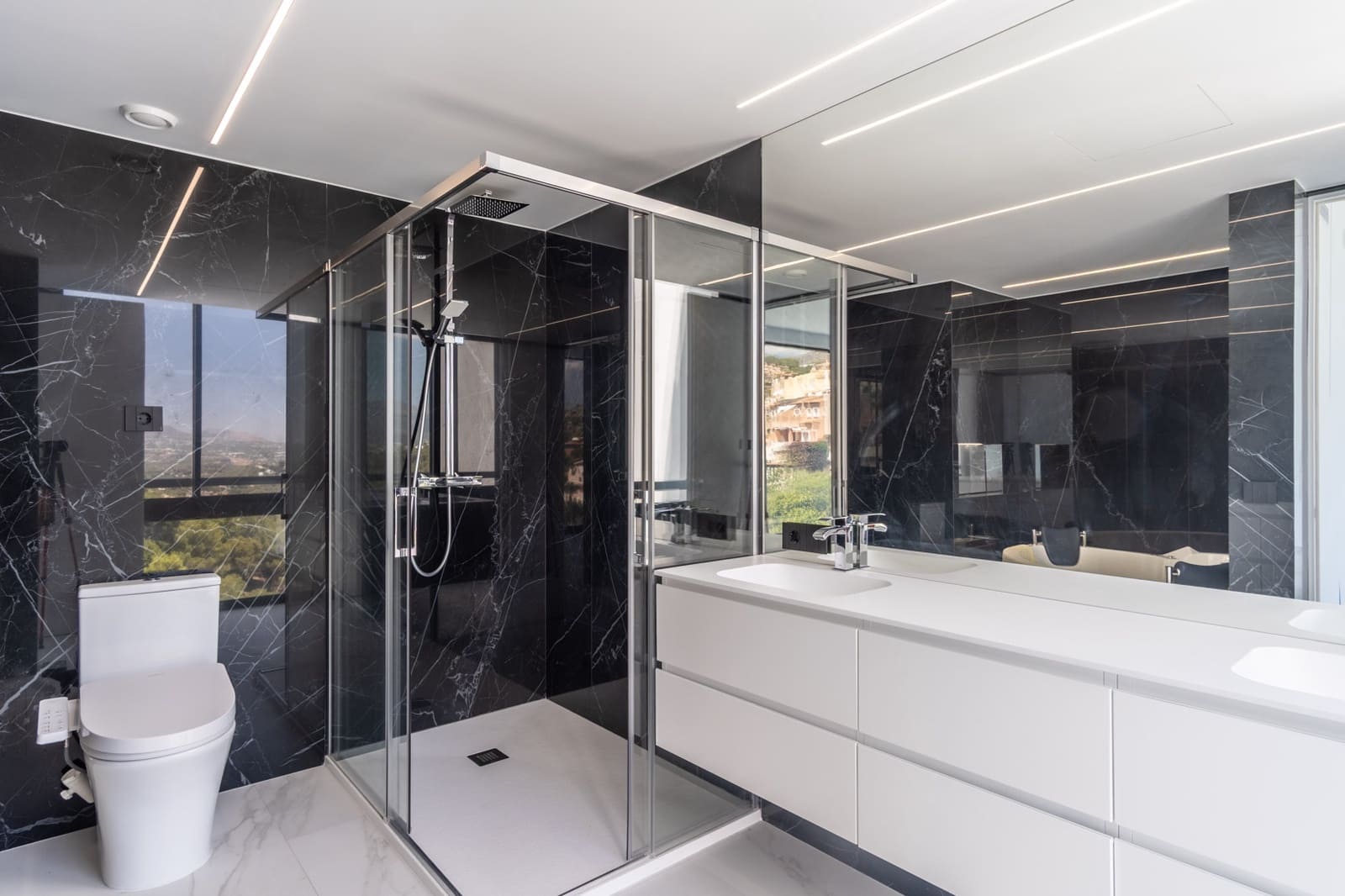 5 bedroom Villa for sale in Altea with pool - € 2,500,000 (Ref: 9142294)