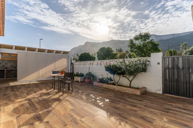 3 soverom Villa til salgs i El Montgó, Dénia med svømmebasseng garasje - € 465 000 (Ref: 9450589)