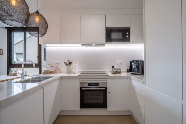 Apartamento de 3 habitaciones en Arenal, Javea / Xàbia en venta con piscina garaje - 650.000 € (Ref: 9453198)