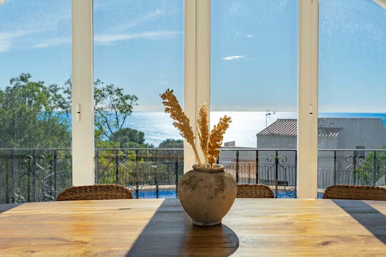 4 bedroom Villa for sale in Ambolo with pool garage - € 1,195,000 (Ref: 9475007)