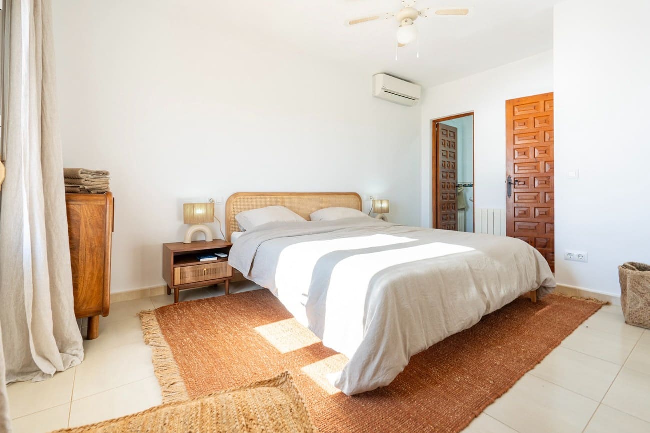 4 bedroom Villa for sale in Ambolo with pool garage - € 1,195,000 (Ref: 9475007)