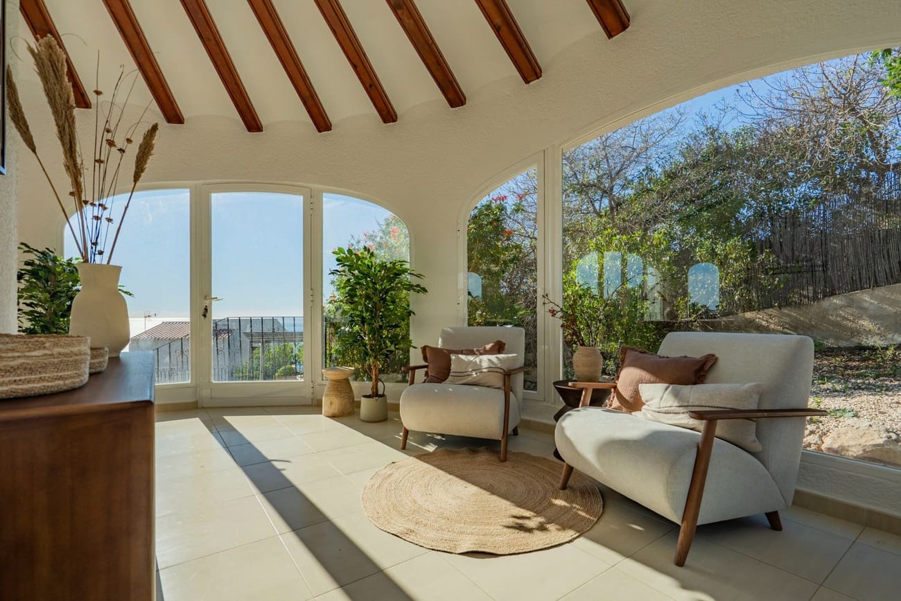 4 bedroom Villa for sale in Ambolo with pool garage - € 1,195,000 (Ref: 9475007)