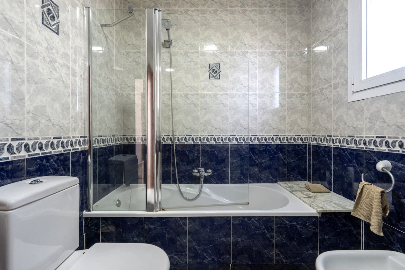 4 bedroom Villa for sale in Ambolo with pool garage - € 1,195,000 (Ref: 9475007)