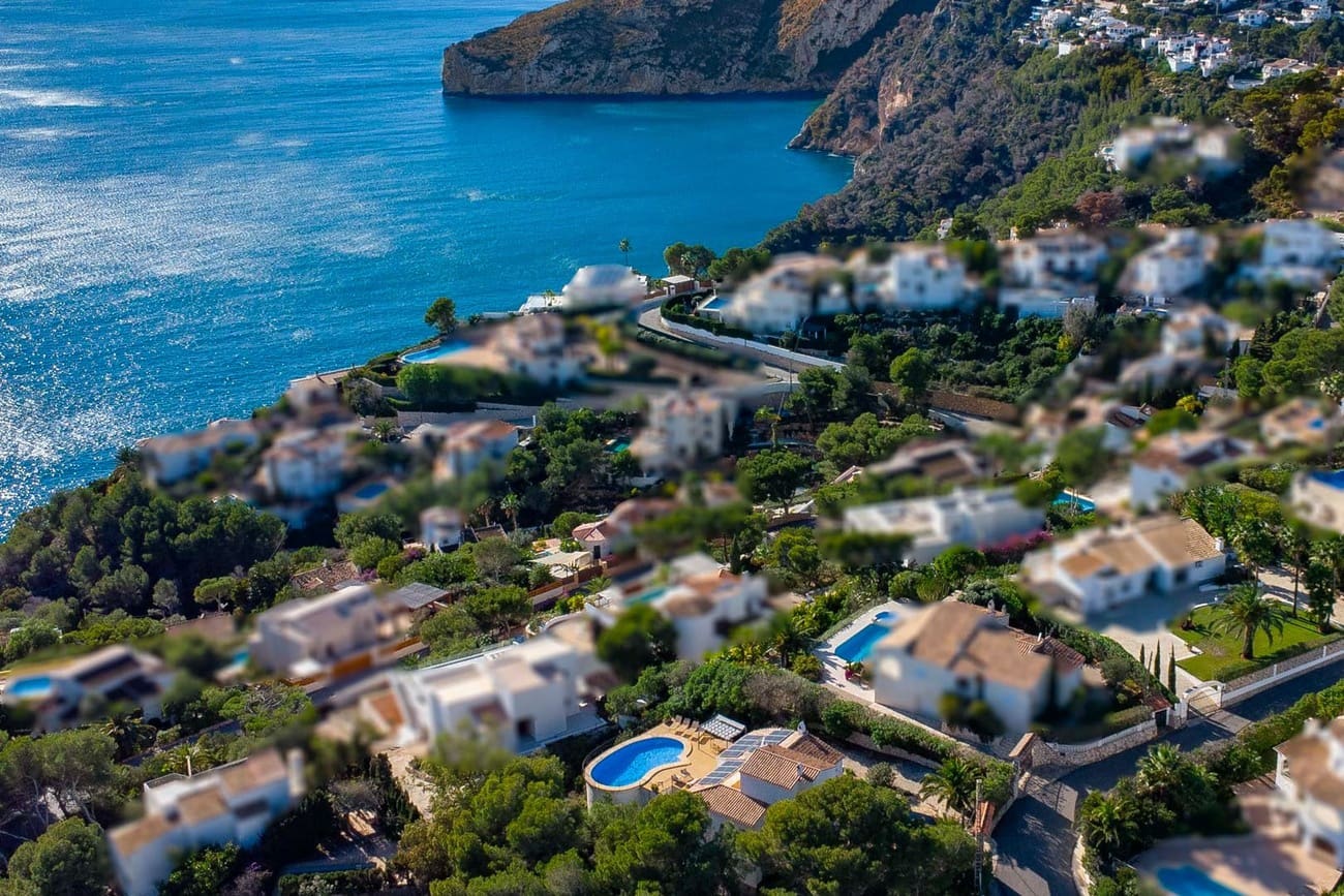 4 bedroom Villa for sale in Ambolo with pool garage - € 1,195,000 (Ref: 9475007)