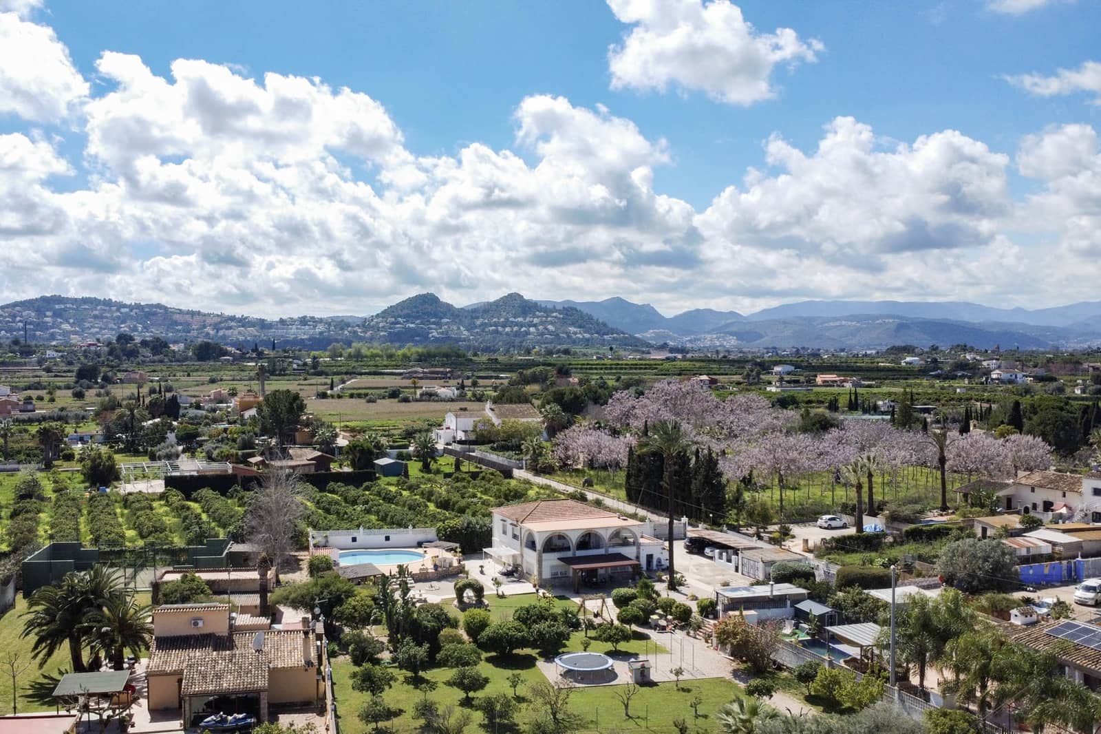 Chalet de 6 habitaciones en Dénia en venta con piscina - 695.000 € (Ref: 9610795)