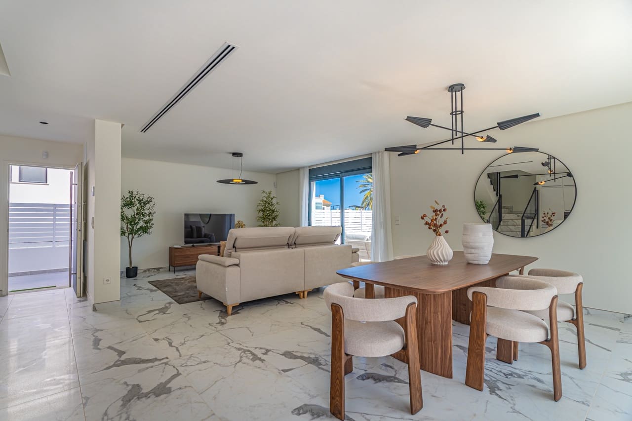 Chalet de 3 habitaciones en Dénia en venta con piscina garaje - 695.000 € (Ref: 9676444)