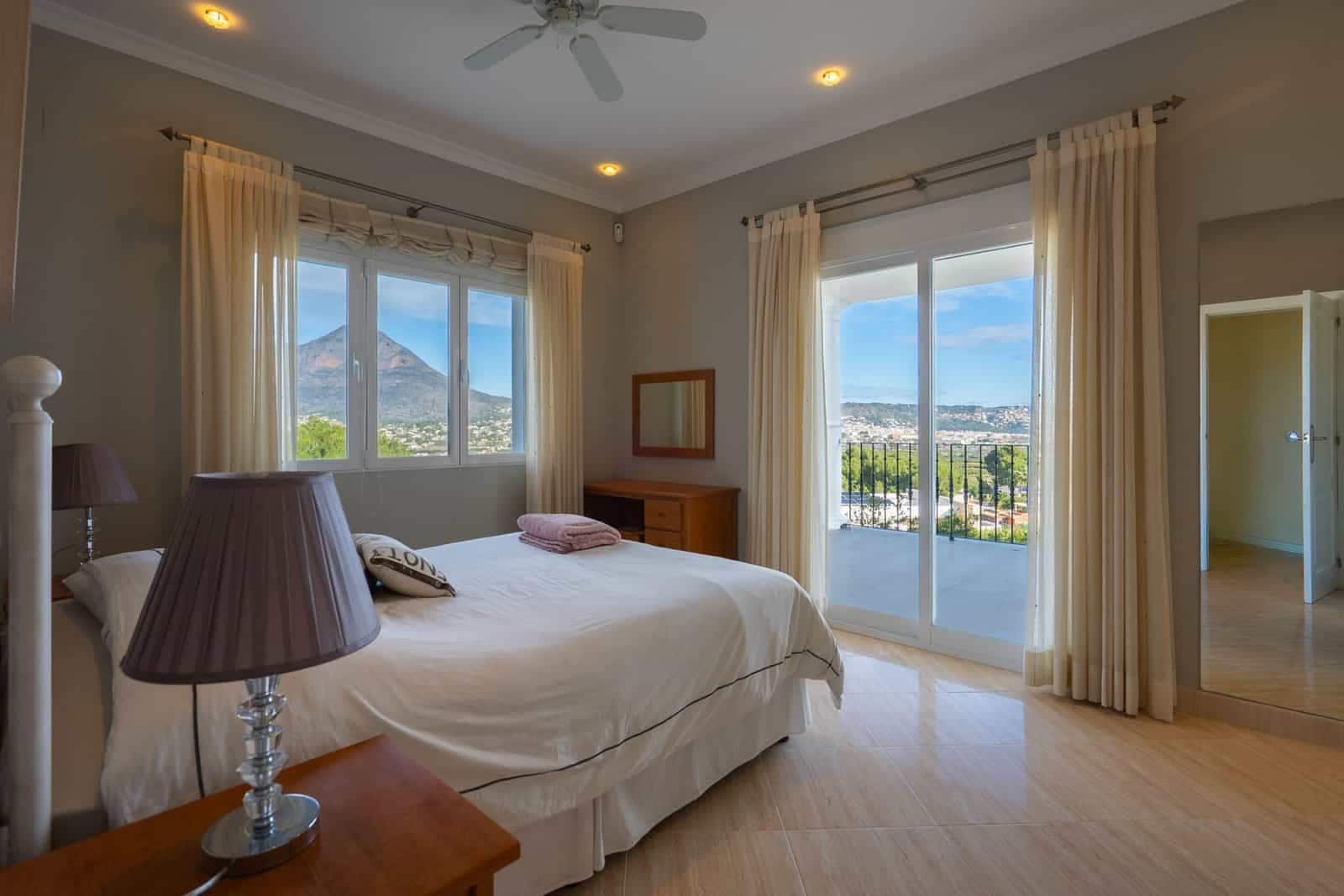 4 sypialnia Willa na sprzedaż w Javea / Xabia z basenem garażem - 1 795 000 € (Ref: 9761038)