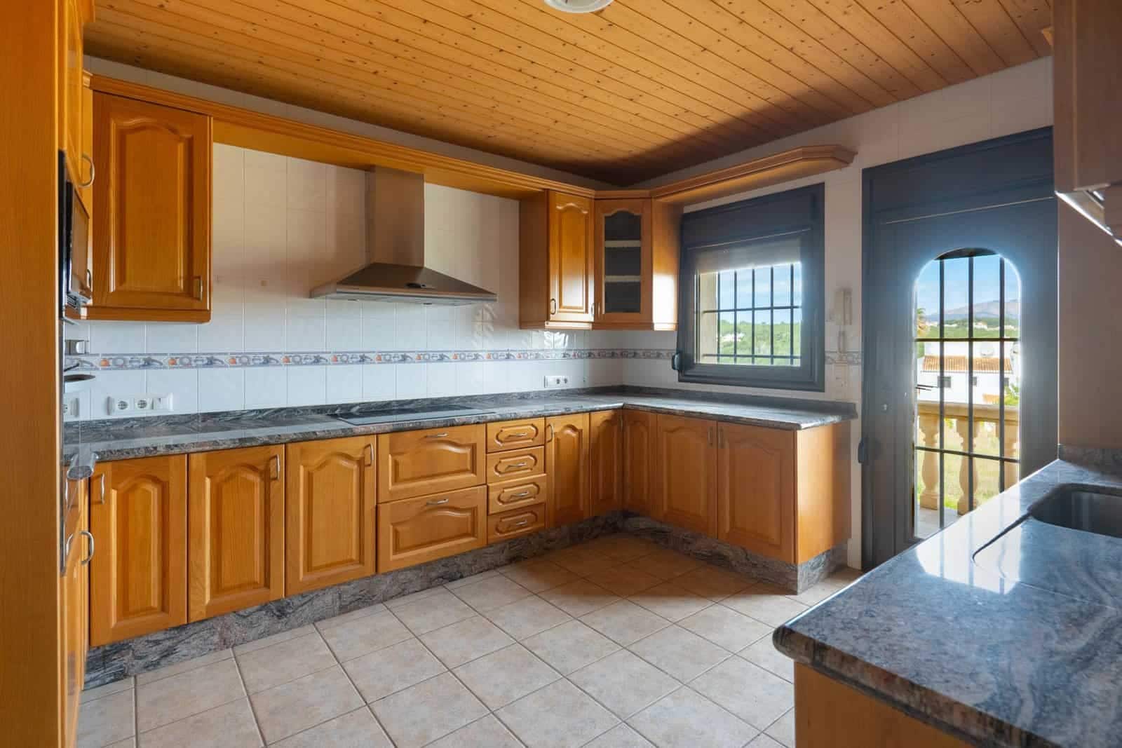 4 soverom Villa til salgs i Benitachell / Benitatxell med svømmebasseng garasje - € 1 240 000 (Ref: 9761043)