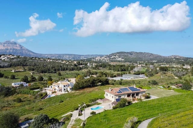 4 soverom Villa til salgs i Benitachell / Benitatxell med svømmebasseng garasje - € 1 240 000 (Ref: 9761043)