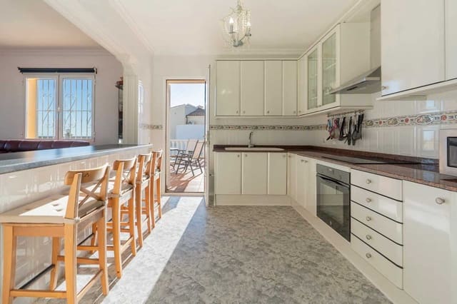 4 chambre Villa/Maison à vendre à Oltamar - Cucarres, Calpe / Calp avec piscine garage - 690 000 € (Ref: 9761062)