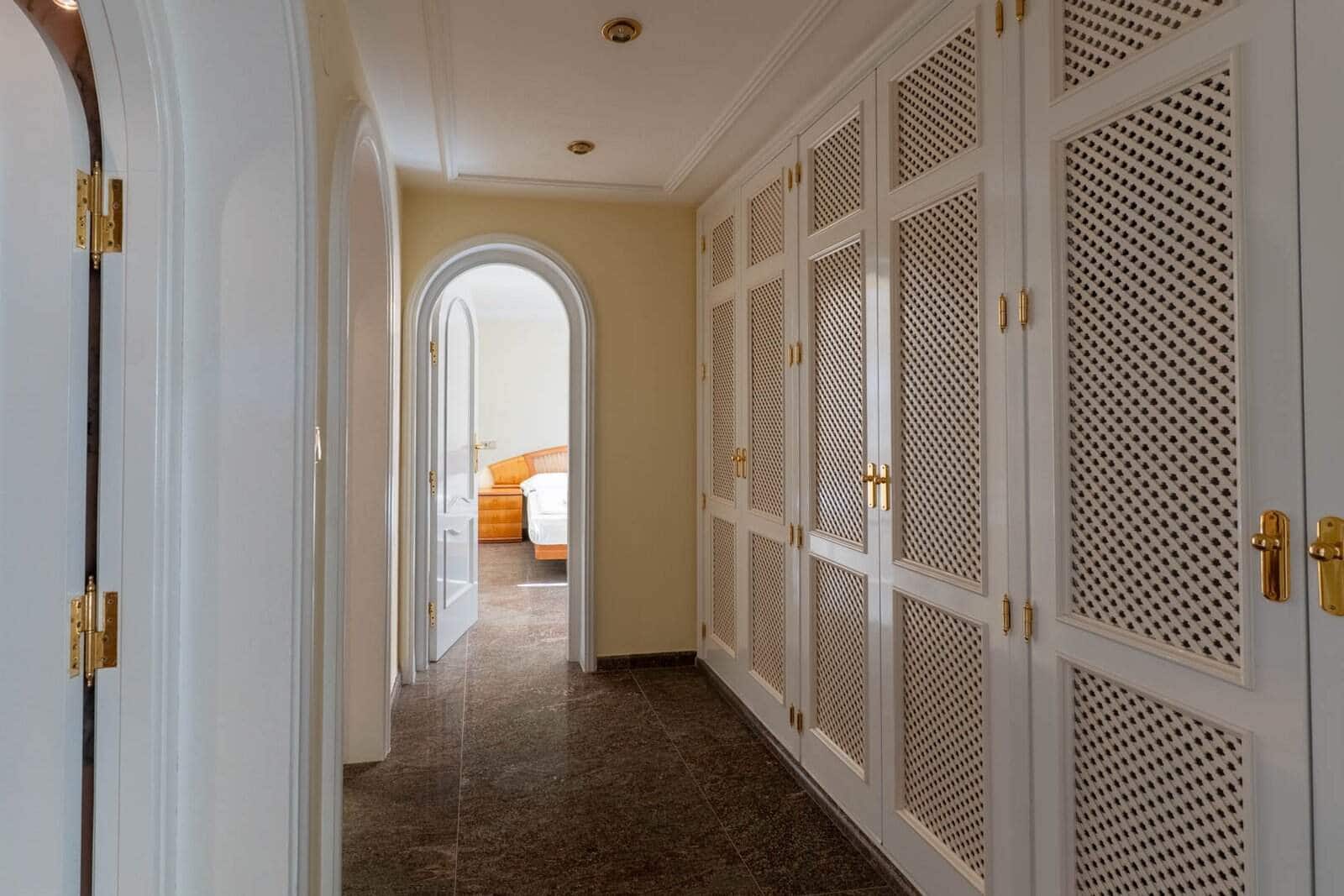 5 soverom Villa til salgs i Benissa med svømmebasseng garasje - € 1 990 000 (Ref: 9761066)