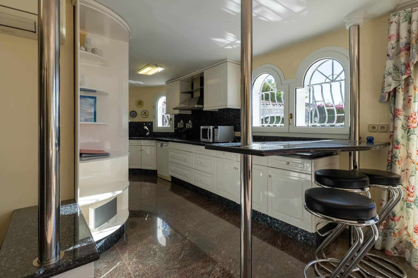 5 soverom Villa til salgs i Benissa med svømmebasseng garasje - € 1 990 000 (Ref: 9761066)