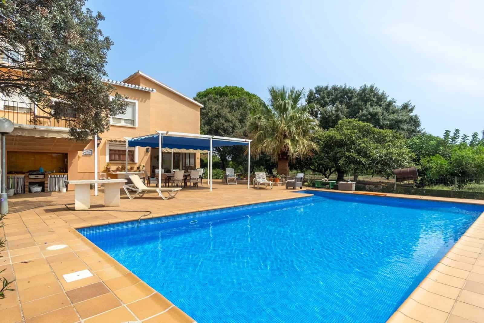 5 slaapkamer Villa te koop in Denia met zwembad - € 1.060.000 (Ref: 9761093)
