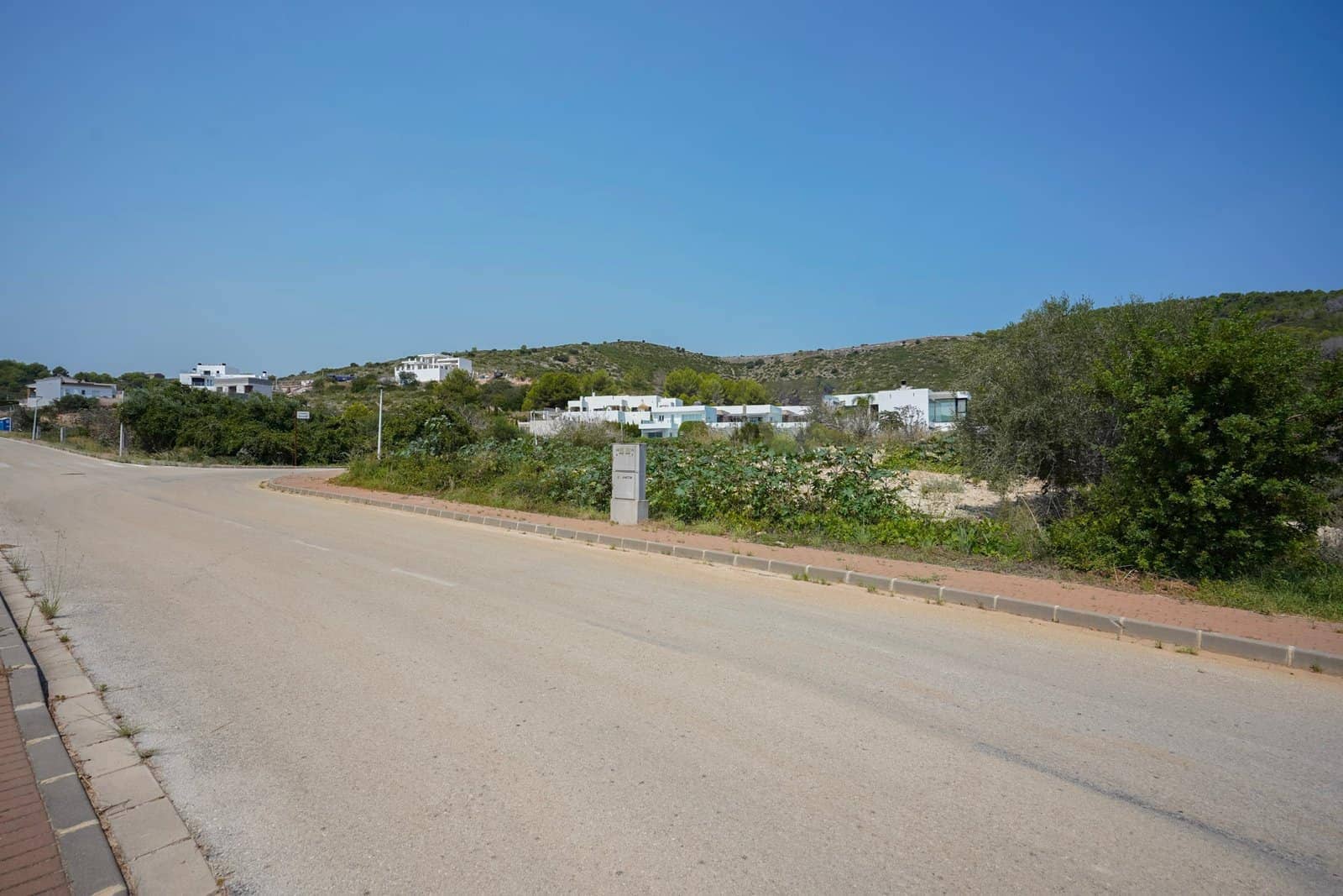 Grunde uden byggetilladelser til salg i Benitachell / Benitatxell - € 155.000 (Ref: 9761096)