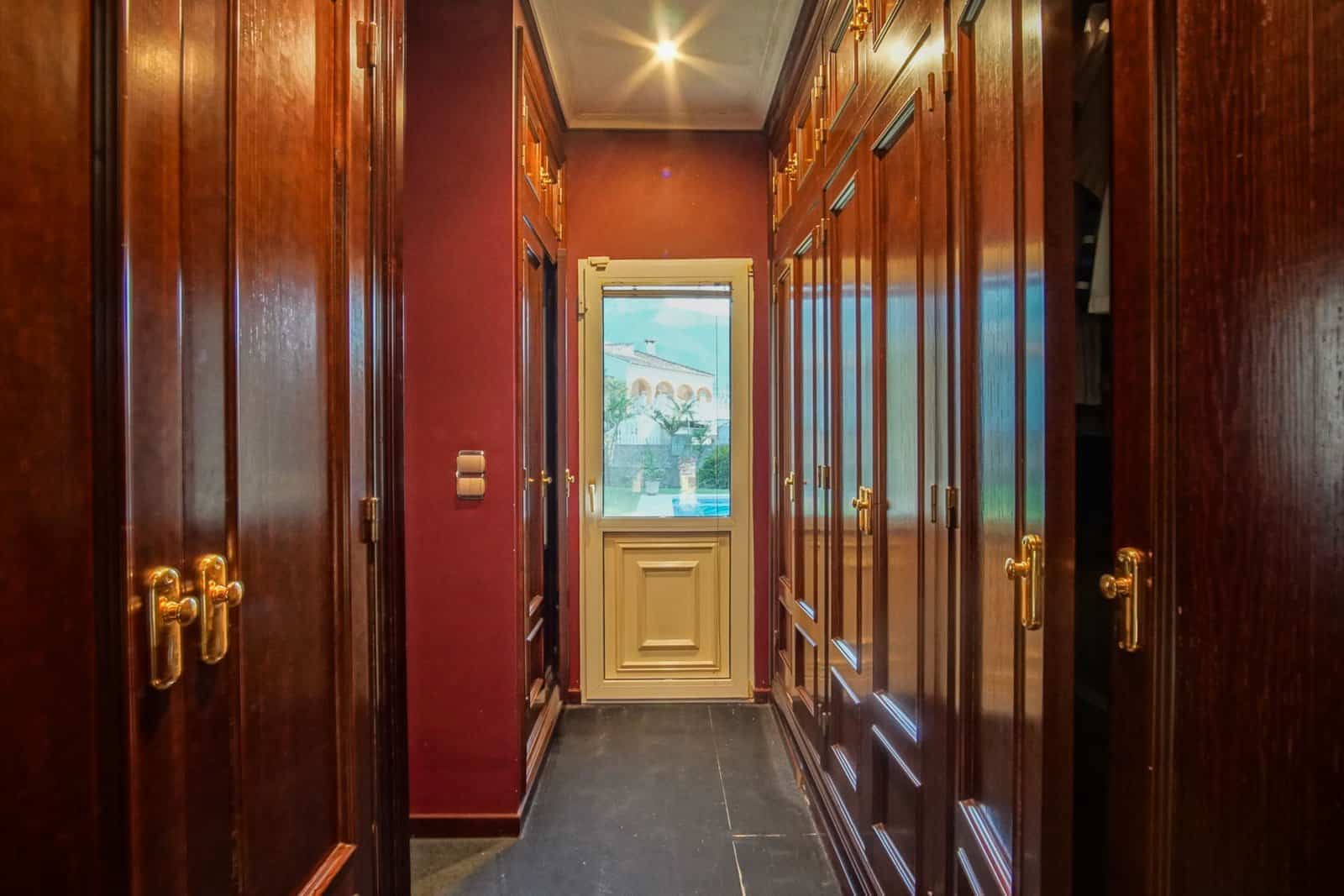 4 quarto Moradia para venda em Denia com piscina - 1 190 000 € (Ref: 9761097)