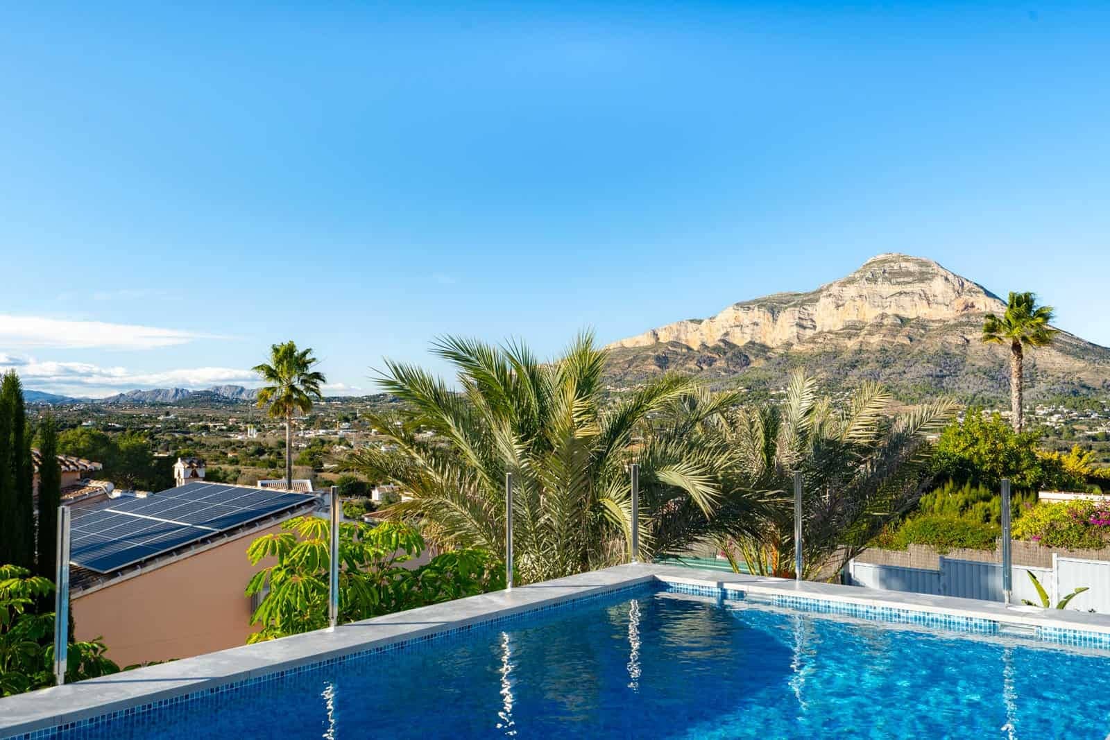 3 sypialnia Willa na sprzedaż w Javea / Xabia z basenem - 1 190 000 € (Ref: 9761100)