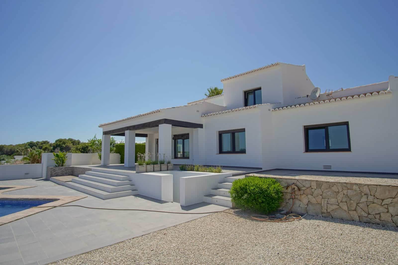 3 soveværelse Villa til salg i Moraira med swimmingpool - € 1.440.000 (Ref: 9761105)