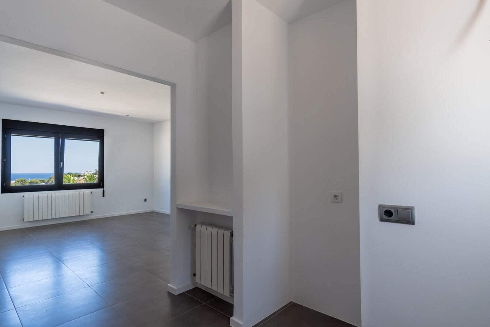 3 soveværelse Villa til salg i Moraira med swimmingpool - € 1.440.000 (Ref: 9761105)