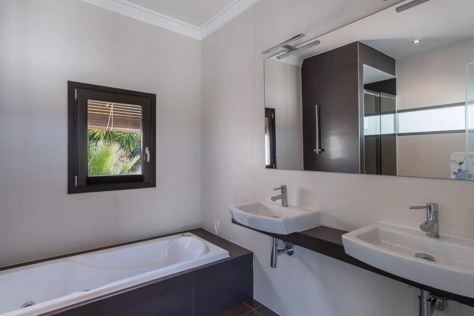 3 soveværelse Villa til salg i Moraira med swimmingpool - € 1.440.000 (Ref: 9761105)