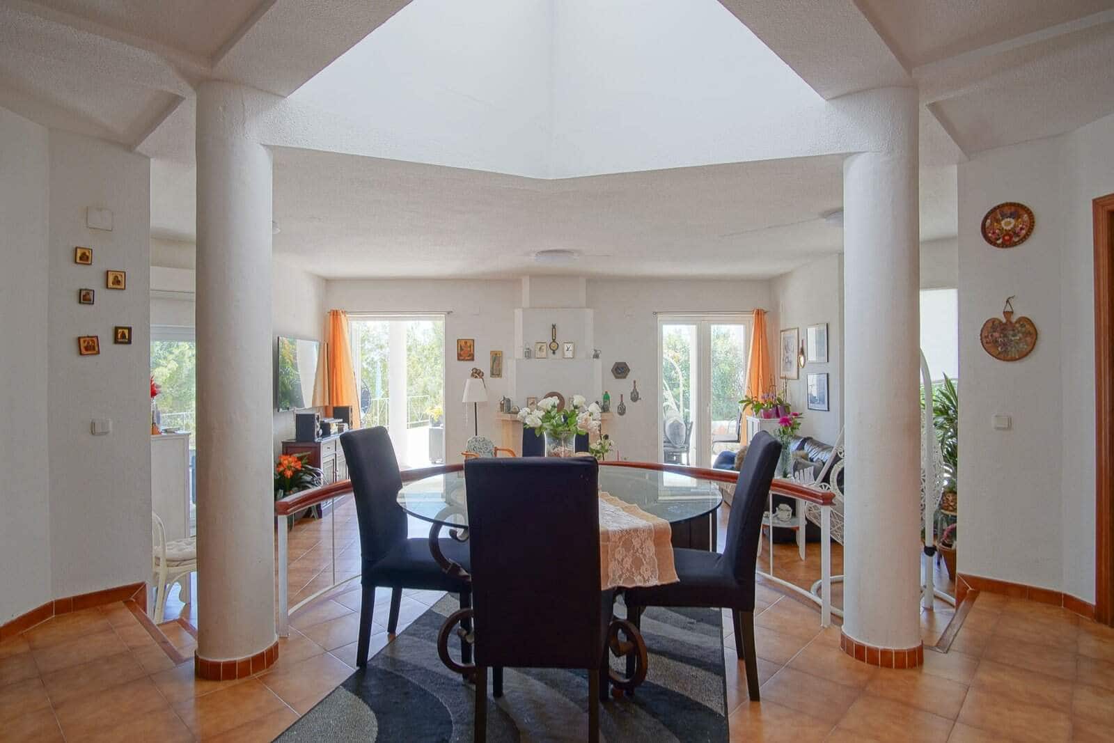 3 bedroom Villa for sale in Altea with pool - € 530,000 (Ref: 9761121)