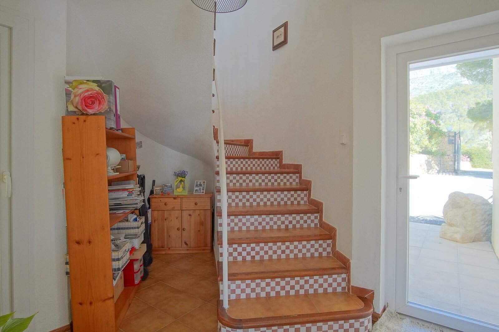 3 bedroom Villa for sale in Altea with pool - € 530,000 (Ref: 9761121)