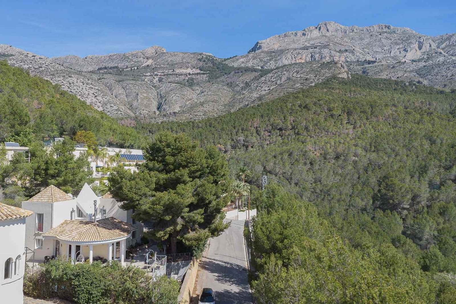 3 bedroom Villa for sale in Altea with pool - € 530,000 (Ref: 9761121)
