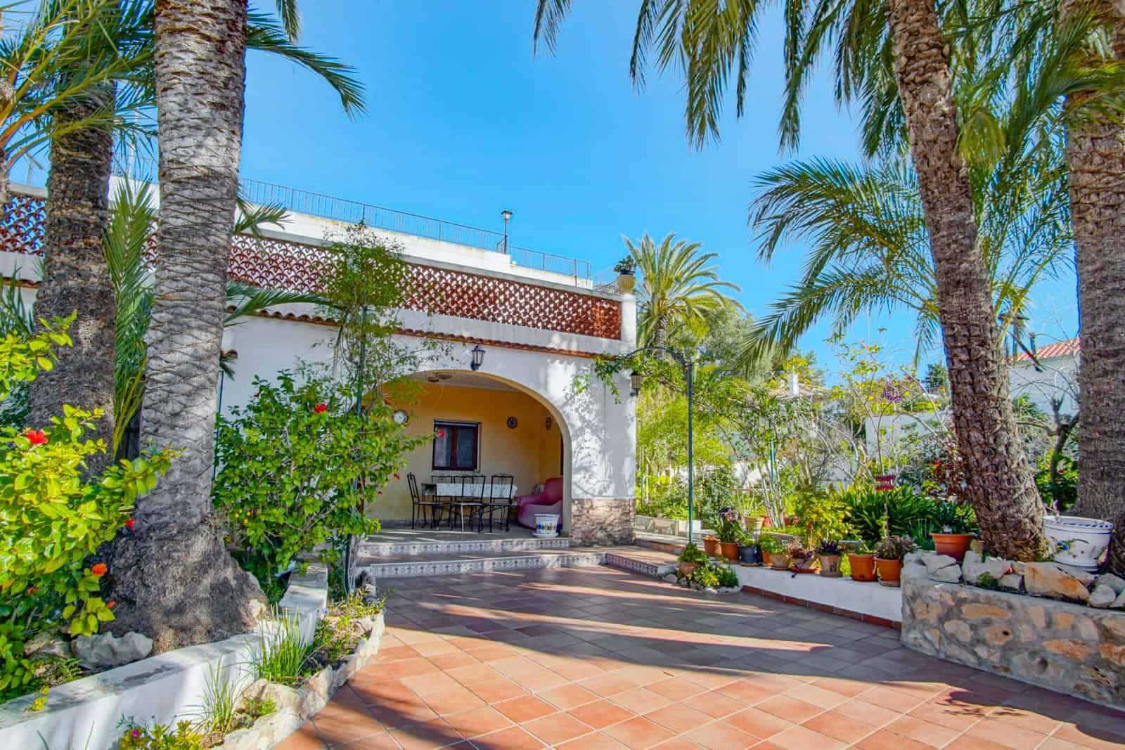 7 soveværelse Villa til salg i Javea / Xabia med swimmingpool garage - € 750.000 (Ref: 9761125)