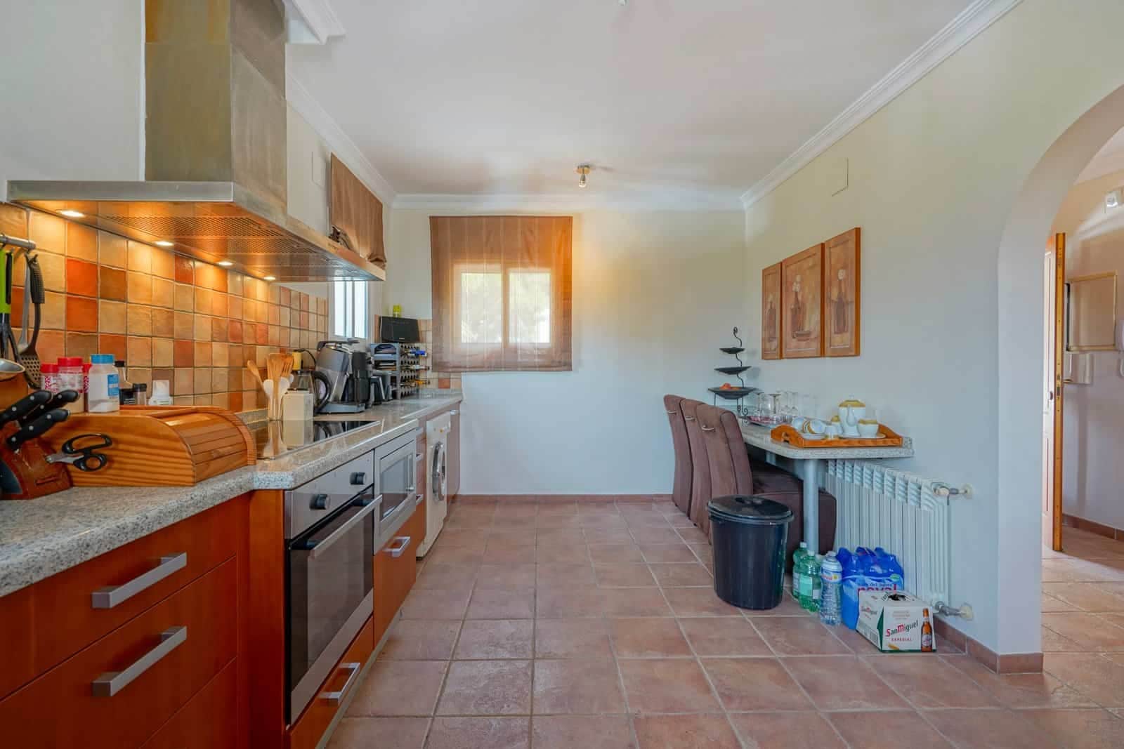 4 makuuhuone Huvila myytävänä paikassa Alhama Springs mukana uima-altaan - 1 295 000 € (Ref: 9761130)