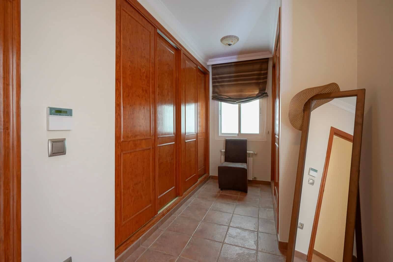 4 makuuhuone Huvila myytävänä paikassa Alhama Springs mukana uima-altaan - 1 295 000 € (Ref: 9761130)