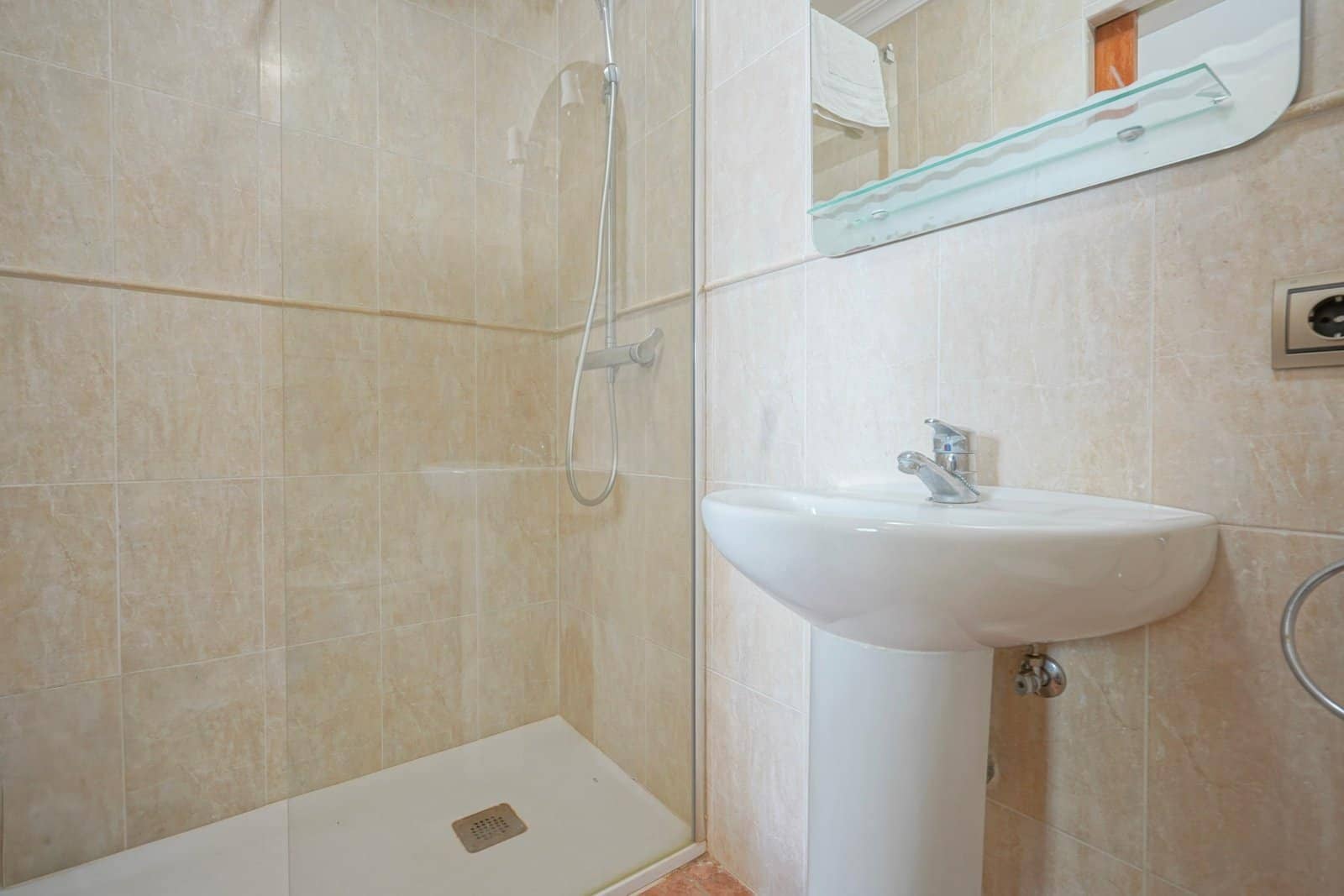 4 makuuhuone Huvila myytävänä paikassa Alhama Springs mukana uima-altaan - 1 295 000 € (Ref: 9761130)