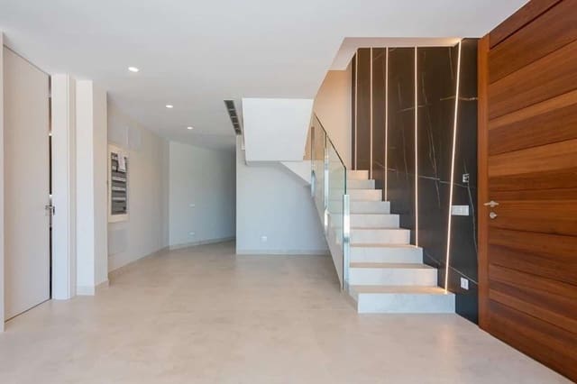 3 soveværelse Lejlighed til salg i Benidorm med swimmingpool garage - € 1.650.000 (Ref: 9761133)