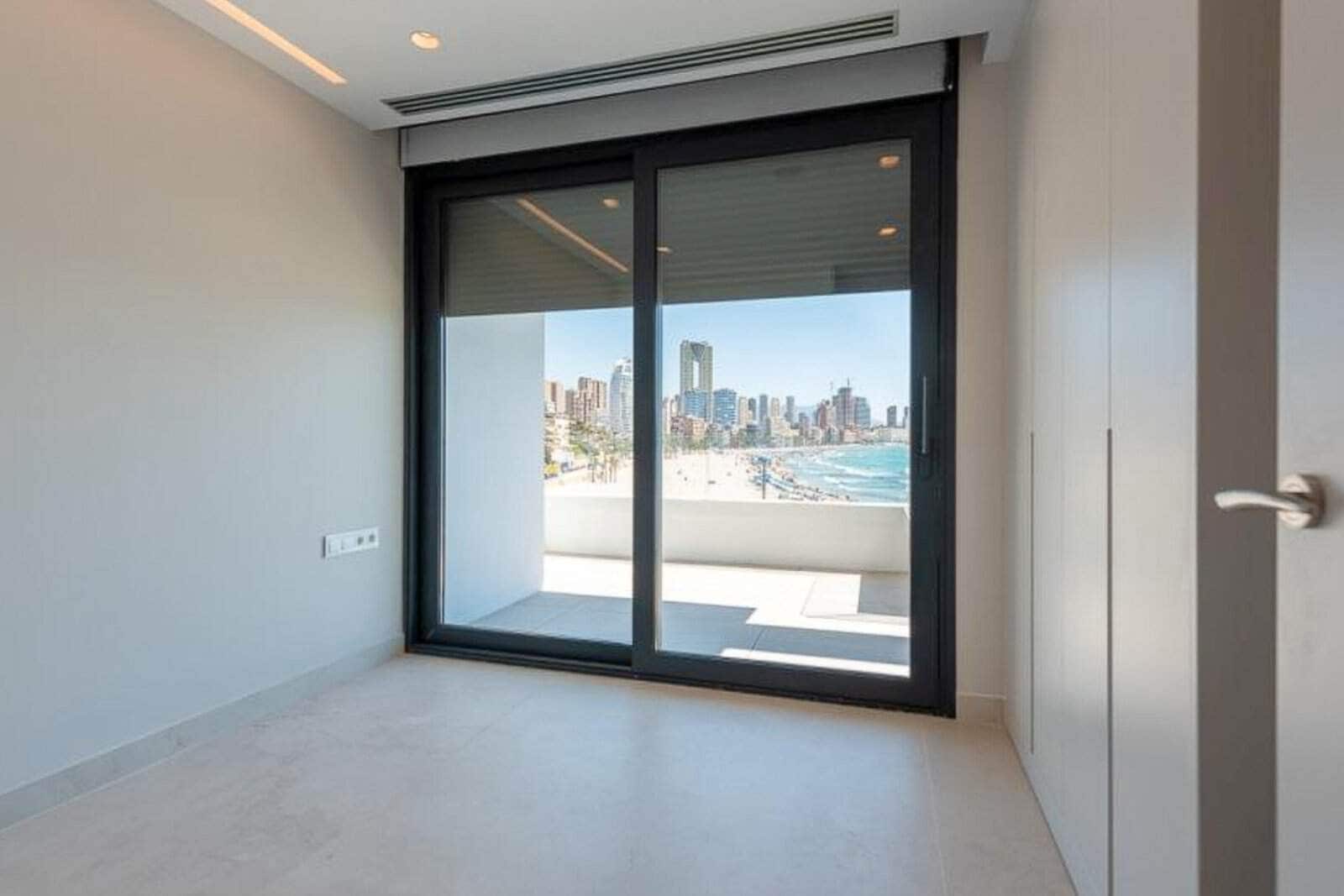 3 bedroom Apartment for sale in Benidorm with pool garage - € 1,650,000 (Ref: 9761133)