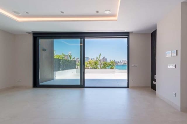 3 soveværelse Lejlighed til salg i Benidorm med swimmingpool garage - € 1.650.000 (Ref: 9761133)