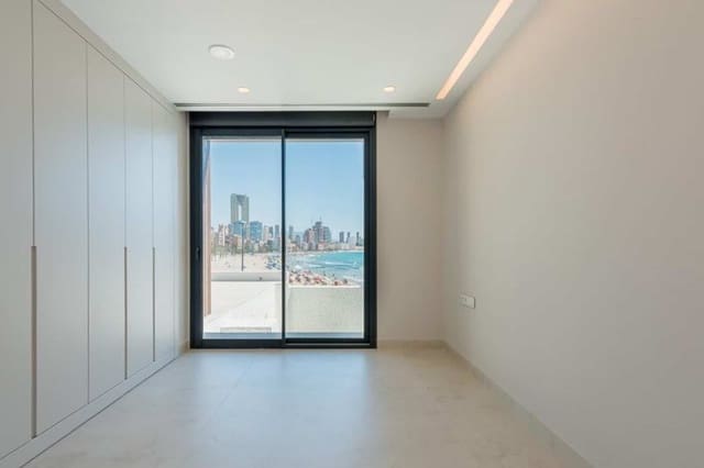 3 soveværelse Lejlighed til salg i Benidorm med swimmingpool garage - € 1.650.000 (Ref: 9761133)