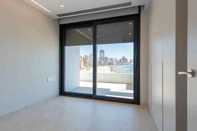 3 soverom Leilighet til salgs i Benidorm med svømmebasseng garasje - € 1 650 000 (Ref: 9761133)