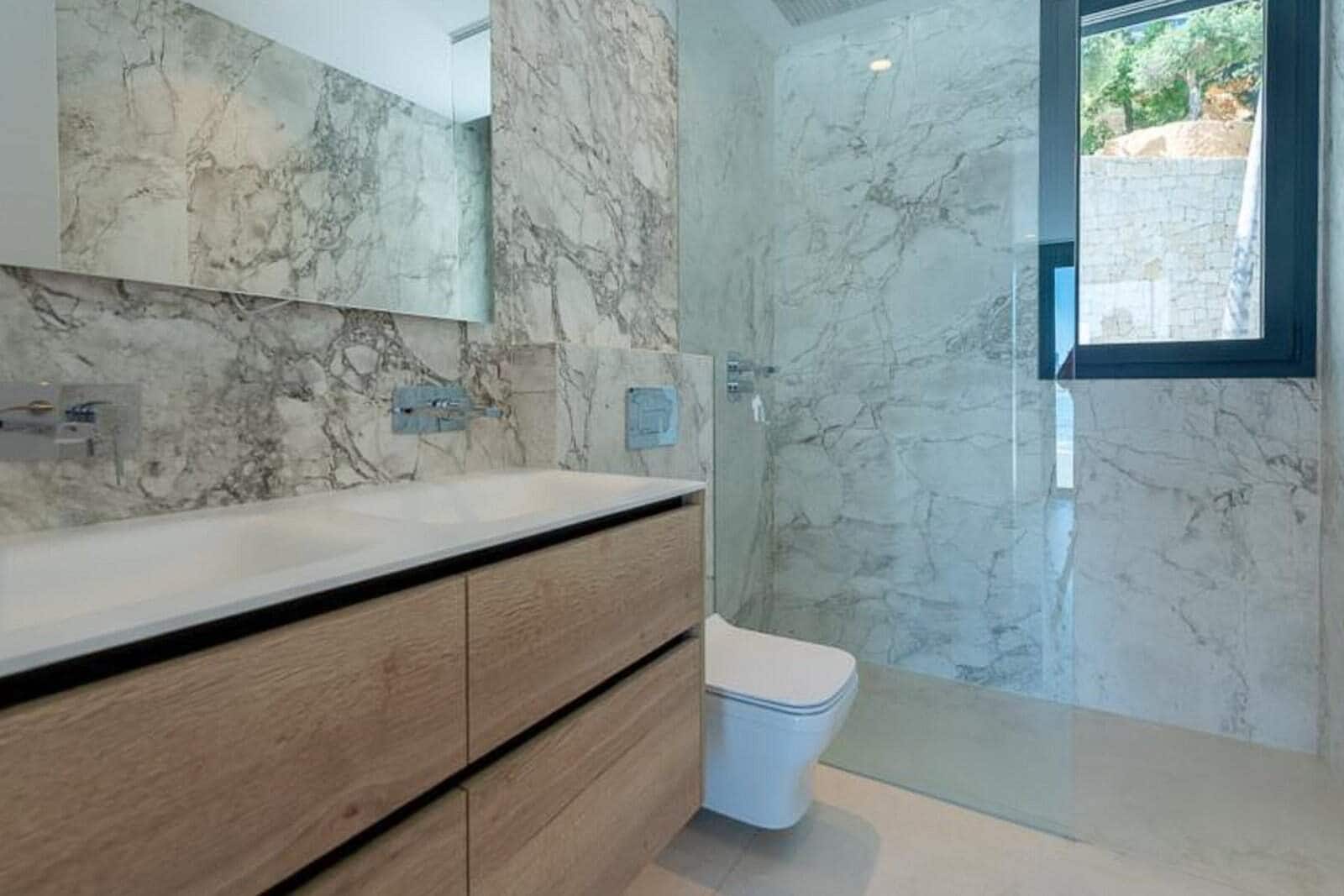 3 bedroom Apartment for sale in Benidorm with pool garage - € 1,650,000 (Ref: 9761133)