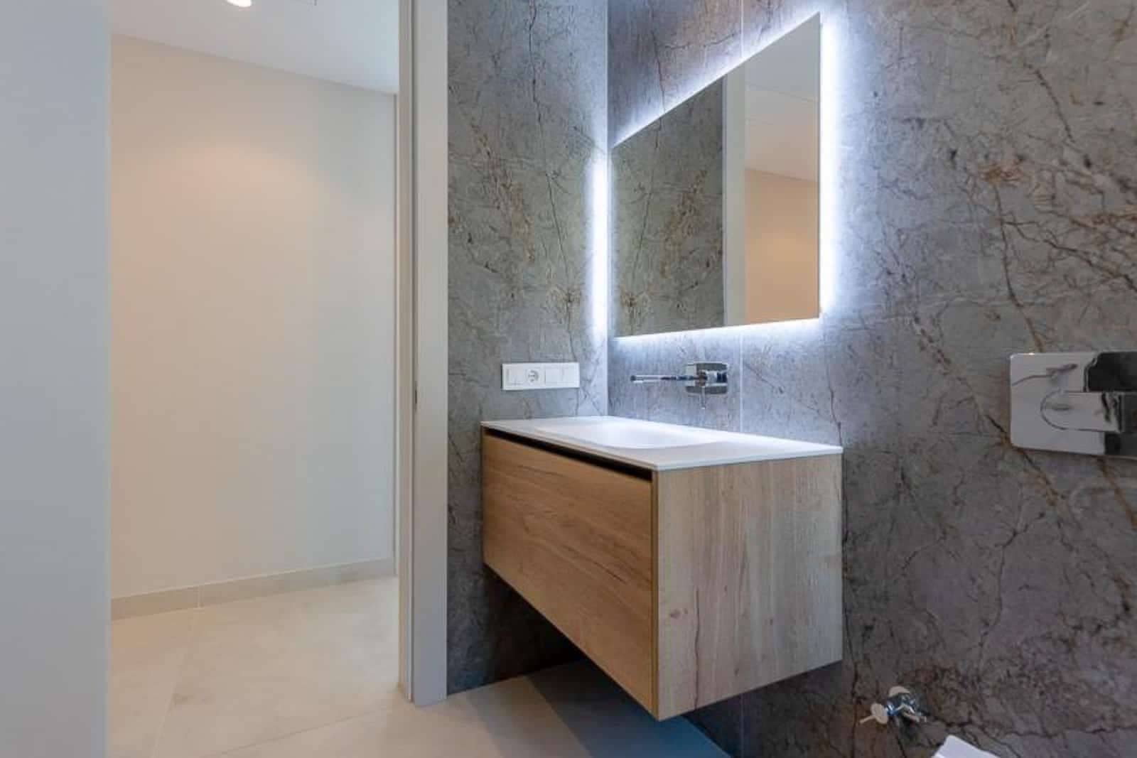 3 bedroom Apartment for sale in Benidorm with pool garage - € 1,650,000 (Ref: 9761133)