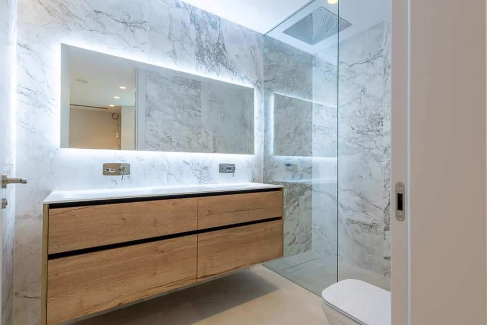 3 bedroom Apartment for sale in Benidorm with pool garage - € 1,650,000 (Ref: 9761133)