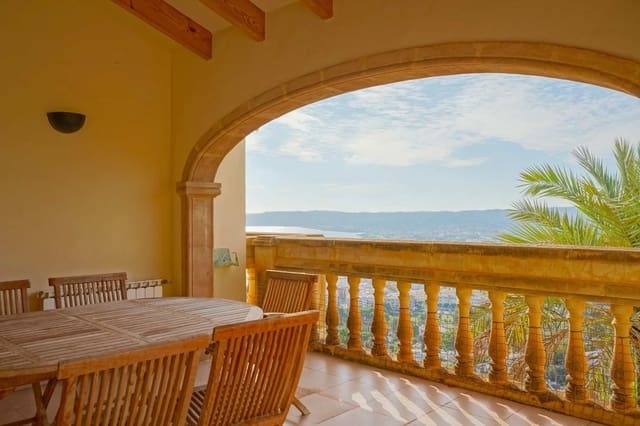 5 bedroom Villa for sale in Puerto, Javea / Xàbia with pool - € 2,250,000 (Ref: 9761146)