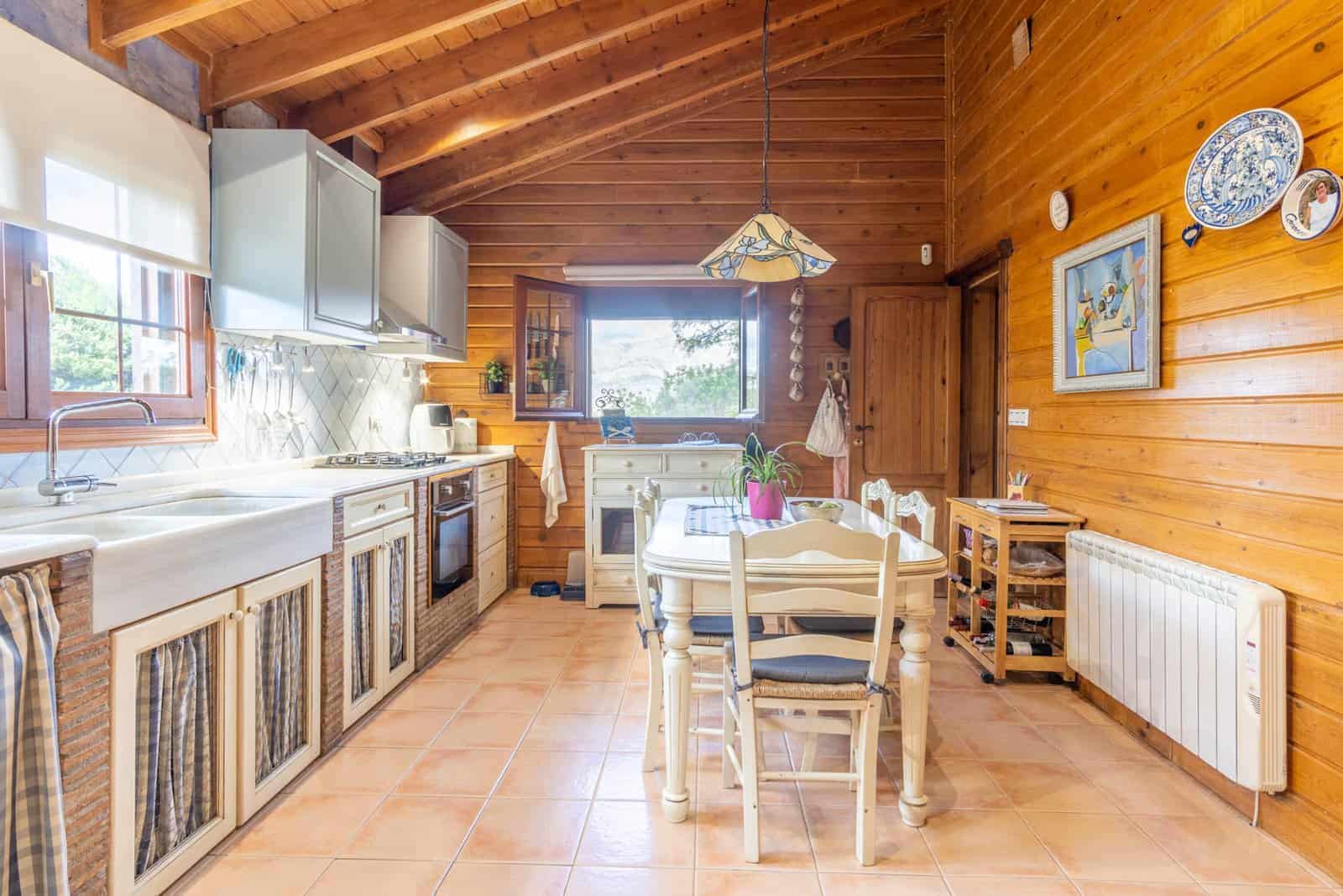 4 soverom Villa til salgs i Orba med svømmebasseng garasje - € 899 000 (Ref: 9761152)