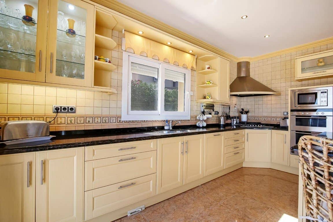 4 slaapkamer Villa te koop in Moraira met zwembad garage - € 1.550.000 (Ref: 9761159)