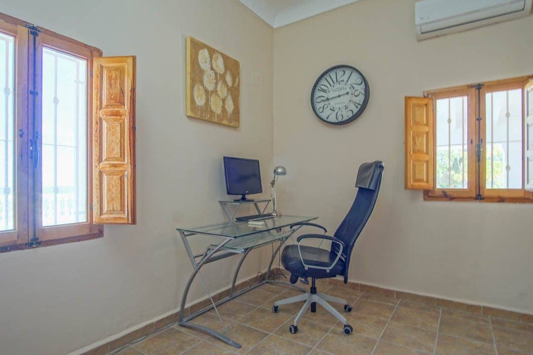 8 chambre Villa/Maison à vendre à La Nucia avec piscine - 2 500 000 € (Ref: 9761166)