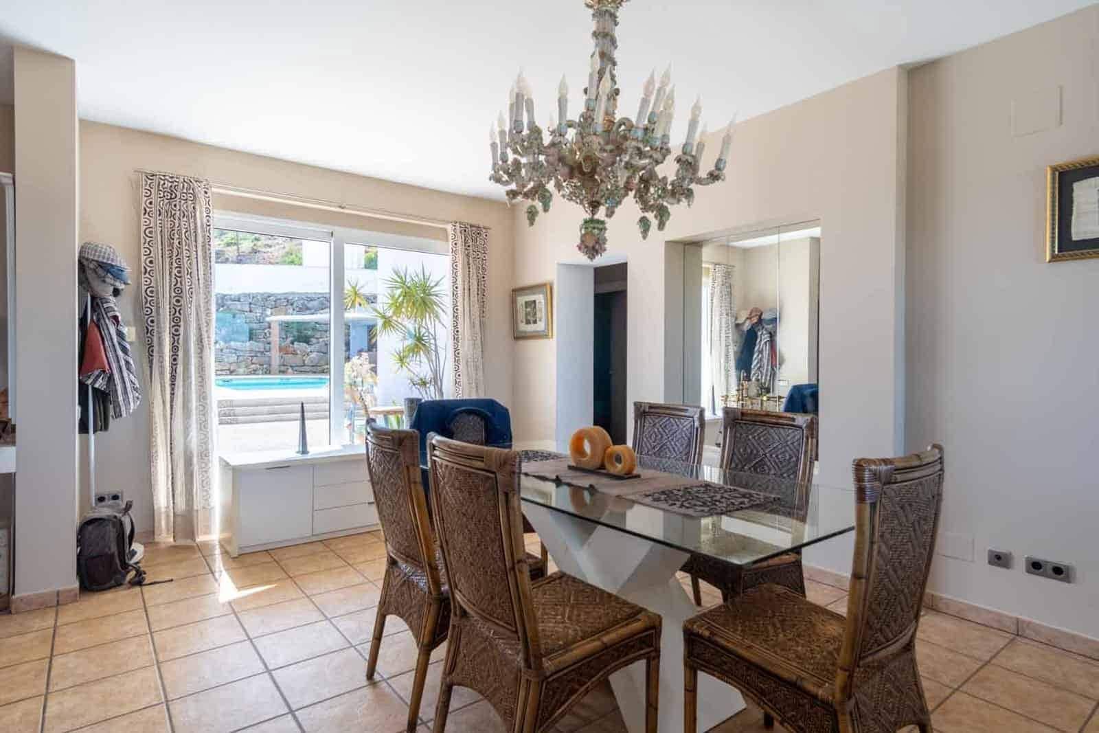 4 sypialnia Willa na sprzedaż w Pedreguer z basenem garażem - 680 000 € (Ref: 9761173)