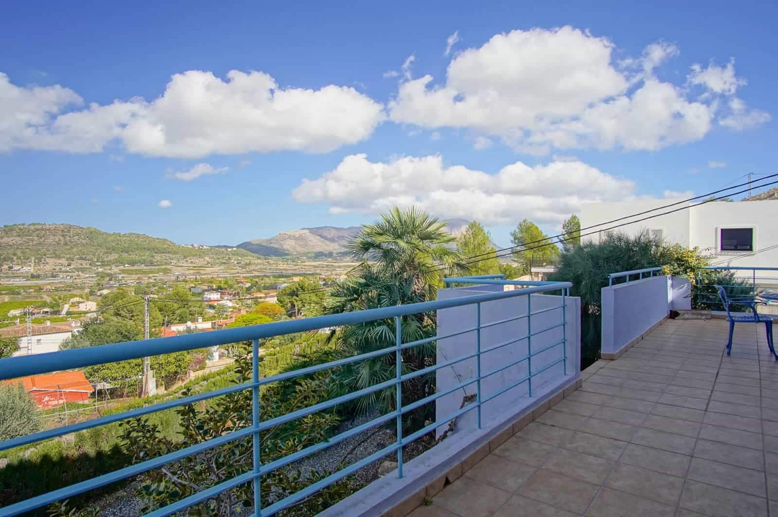 4 sypialnia Willa na sprzedaż w Pedreguer z basenem garażem - 680 000 € (Ref: 9761173)