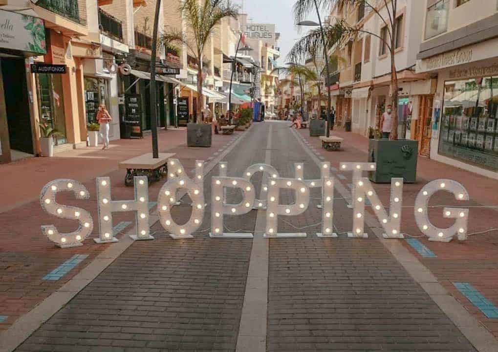 4 bedroom Villa for sale in Moraira with pool - € 1,499,000 (Ref: 9761176)