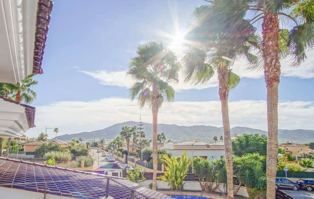 5 slaapkamer Villa te koop in Alfaz del Pi / L'Alfas del Pi met zwembad garage - € 1.600.000 (Ref: 9761181)